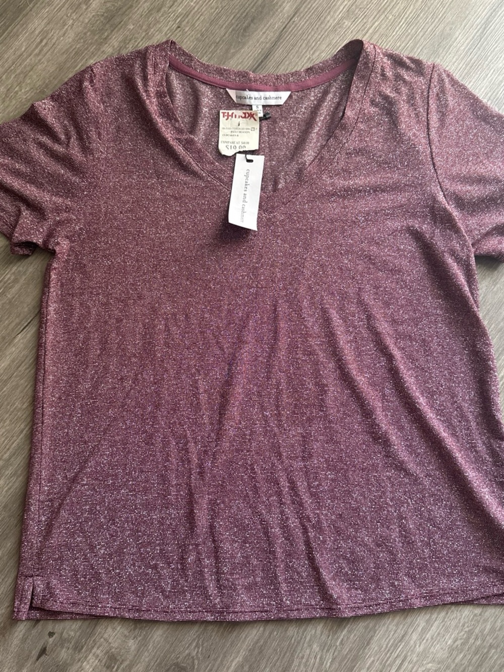 cupcakes & cashmere Metallic Plum Short-Sleeve V-Neck Tee